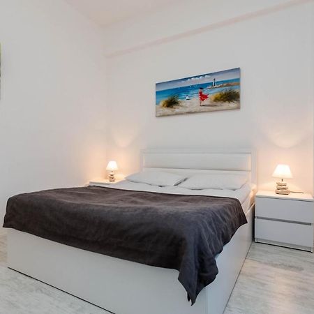 Lovely 2 Bedroom Flat Tbilisi Esterno foto