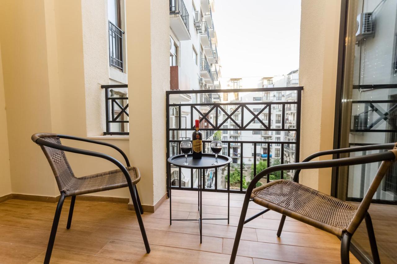 Lovely 2 Bedroom Flat Tbilisi Esterno foto
