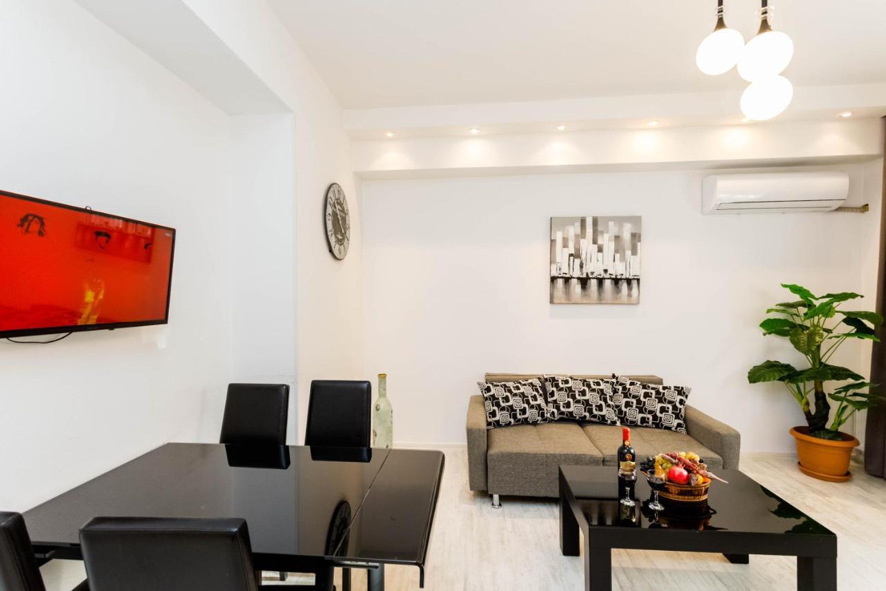 Lovely 2 Bedroom Flat Tbilisi Esterno foto