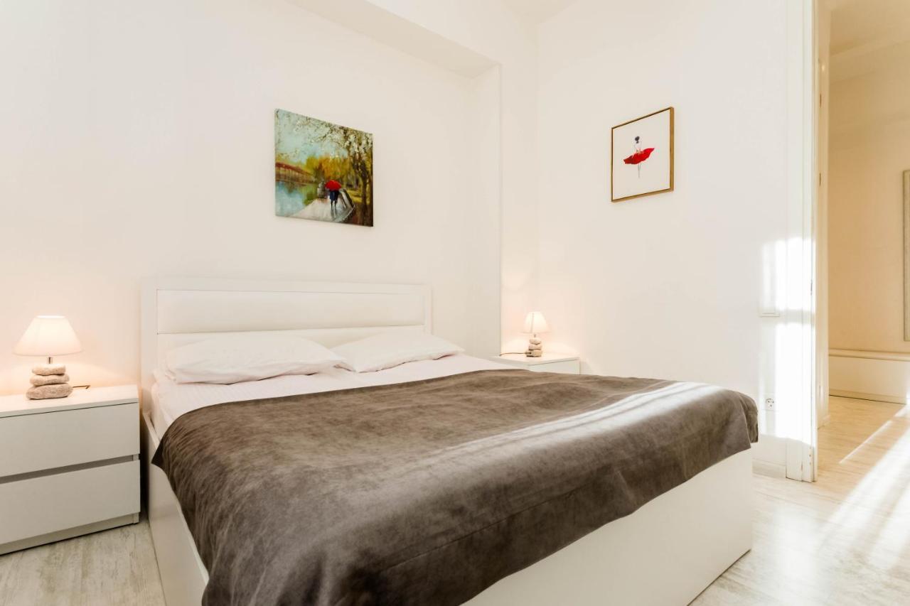 Lovely 2 Bedroom Flat Tbilisi Esterno foto