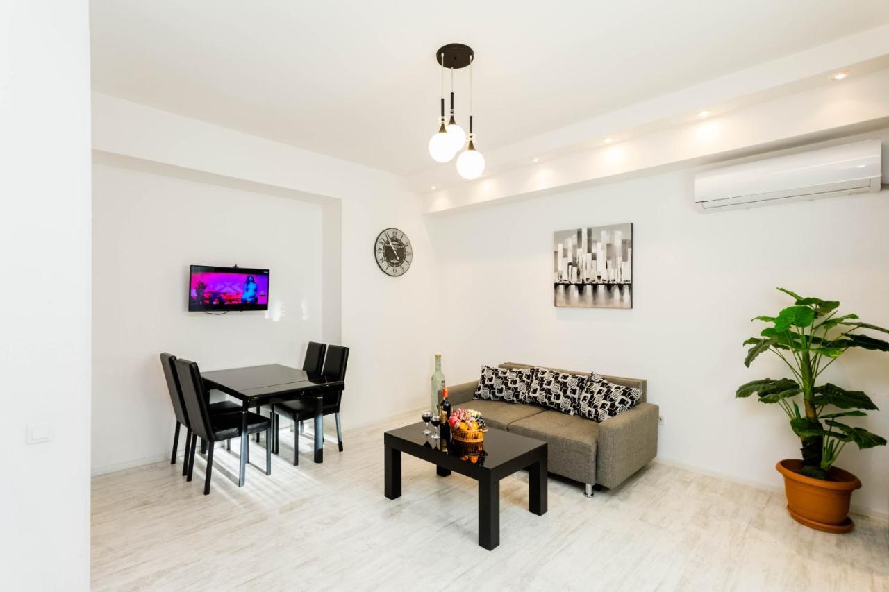 Lovely 2 Bedroom Flat Tbilisi Esterno foto