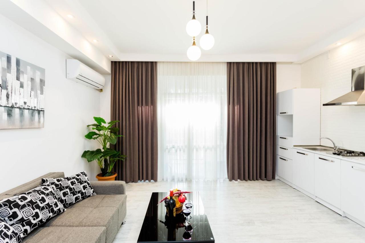 Lovely 2 Bedroom Flat Tbilisi Esterno foto