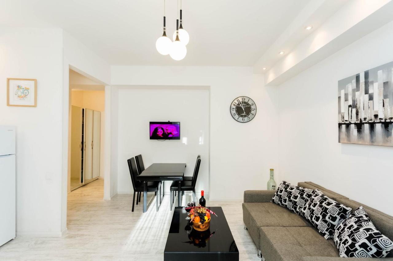 Lovely 2 Bedroom Flat Tbilisi Esterno foto