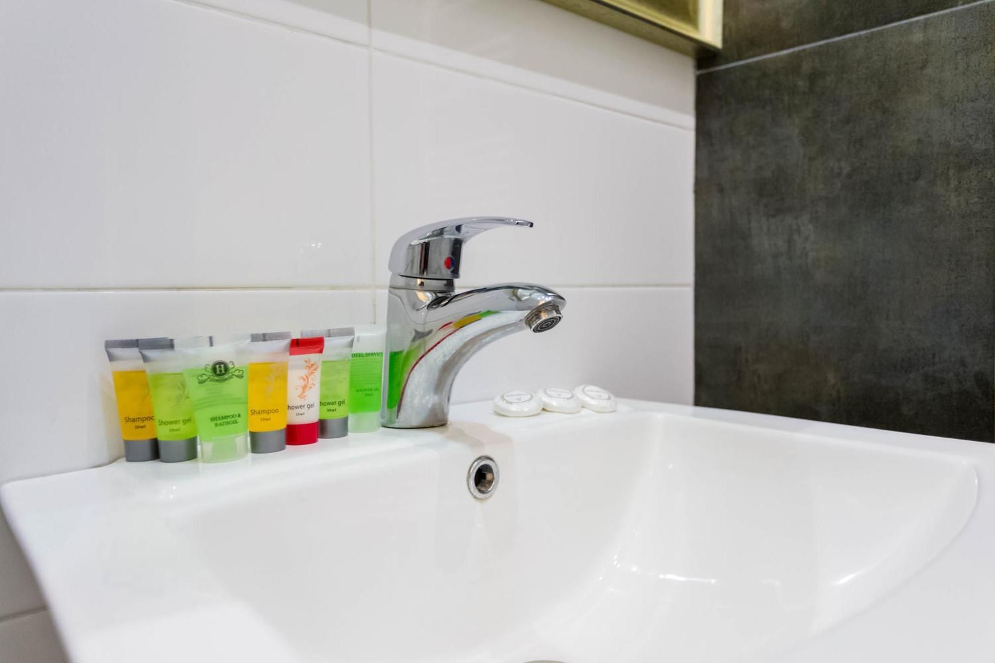 Lovely 2 Bedroom Flat Tbilisi Esterno foto