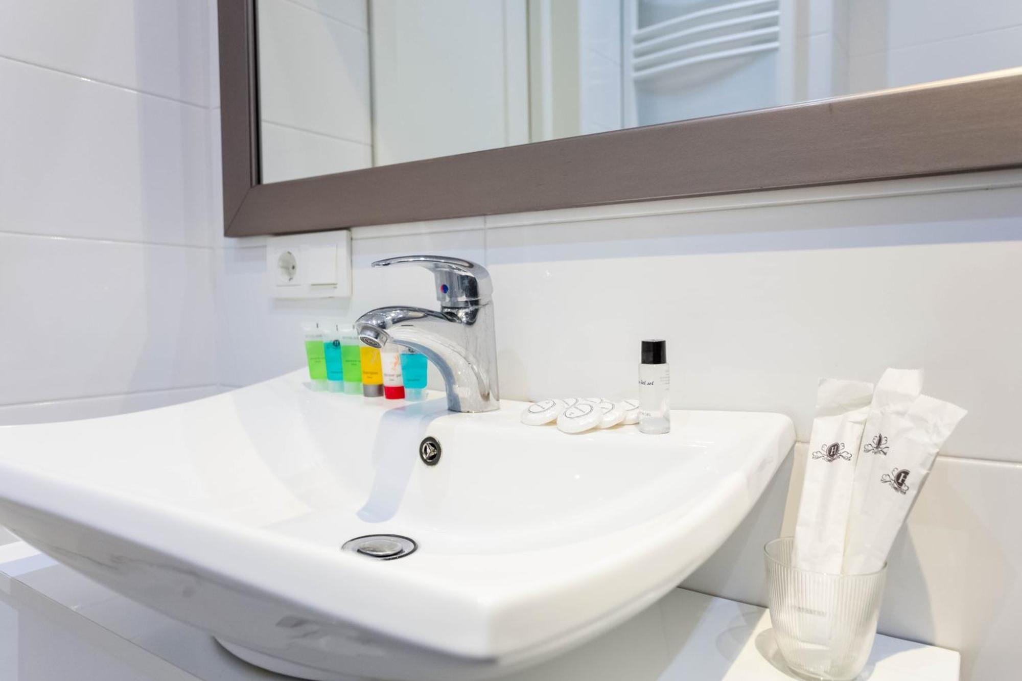 Lovely 2 Bedroom Flat Tbilisi Esterno foto